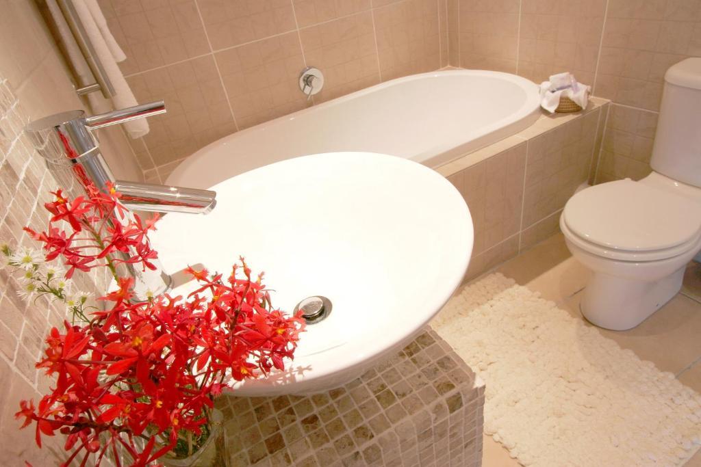 The Beach House Port Alfred Room photo